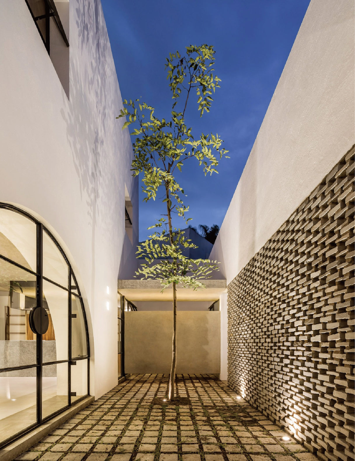 DuraGreen 104 Outdoor Uplight